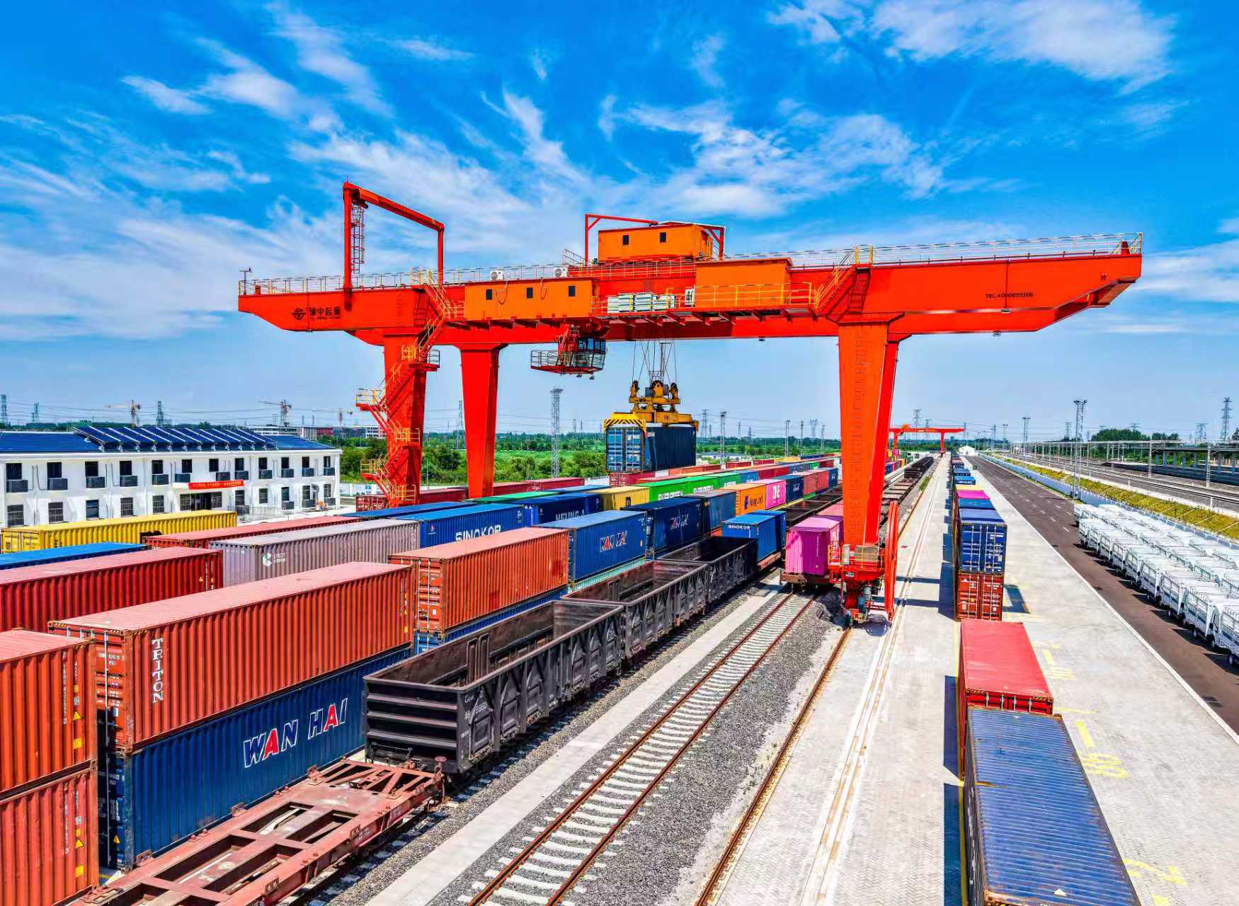 物流基地起重机